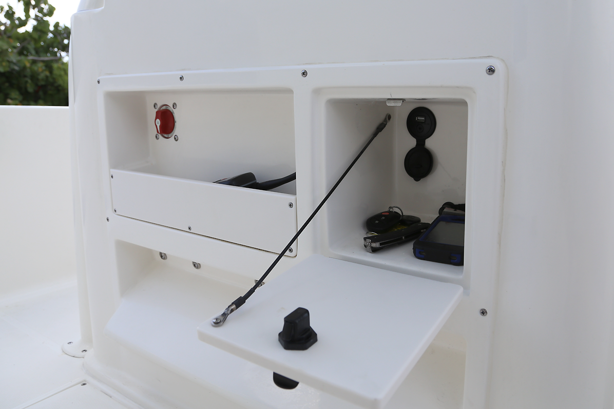 Sea Born FX25 Bay Console Storage Bay Boats, Center Consoles