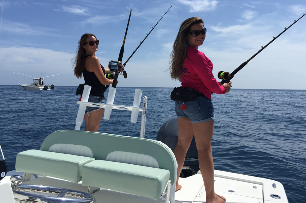 Sea Born FX24 Bay Rear Casting Deck Bay Boats, Center Consoles