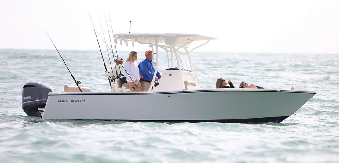 Sea Born LX24 Center Console at Rest