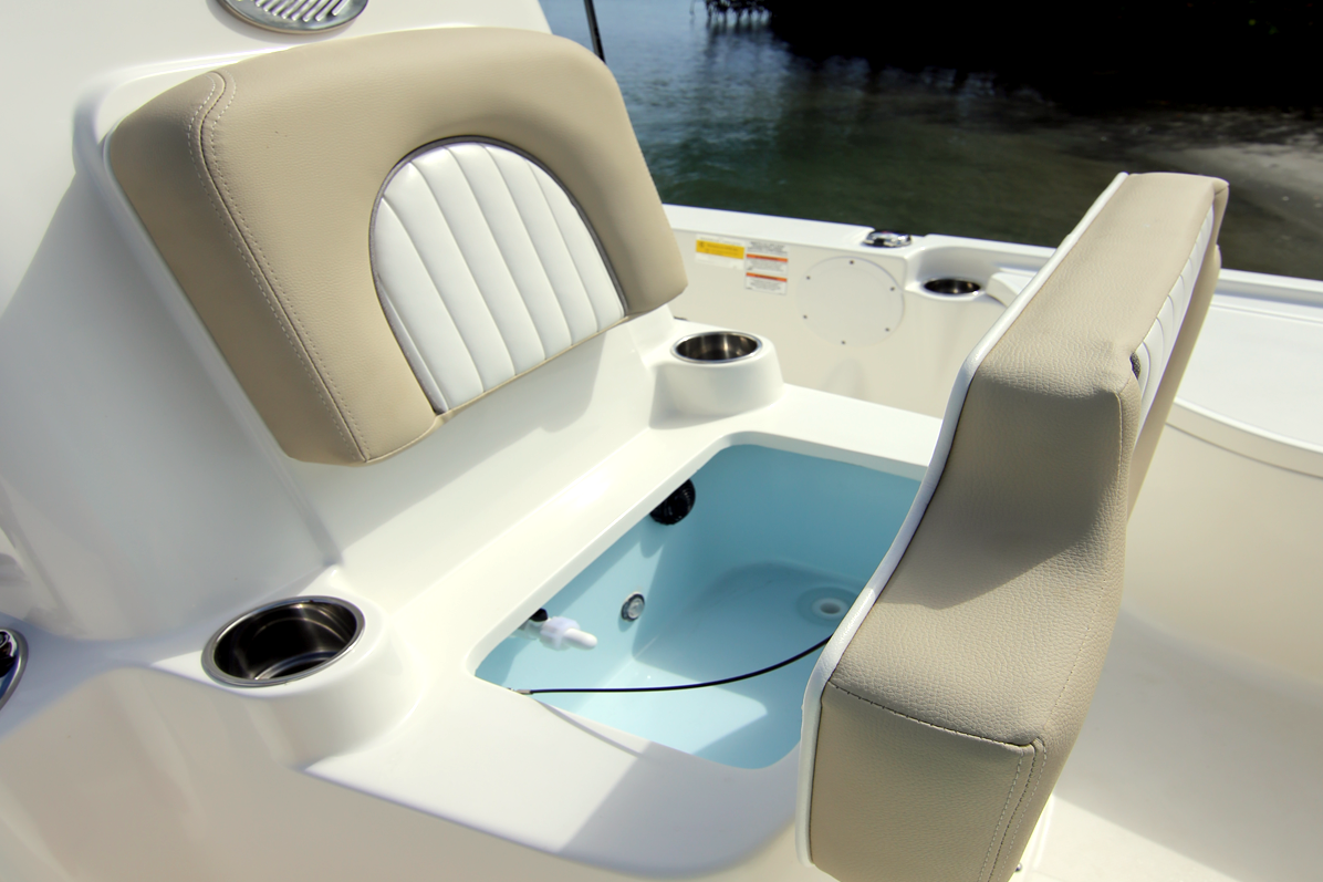 Family-Friendly Offshore Center Consoles & Bay Boats from 21' to